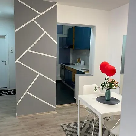 Regina's Modern Apartment2 Skopje