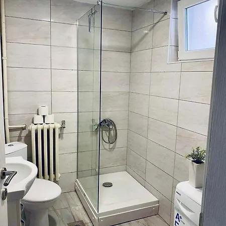 Regina's Modern Apartment2 Apartament *